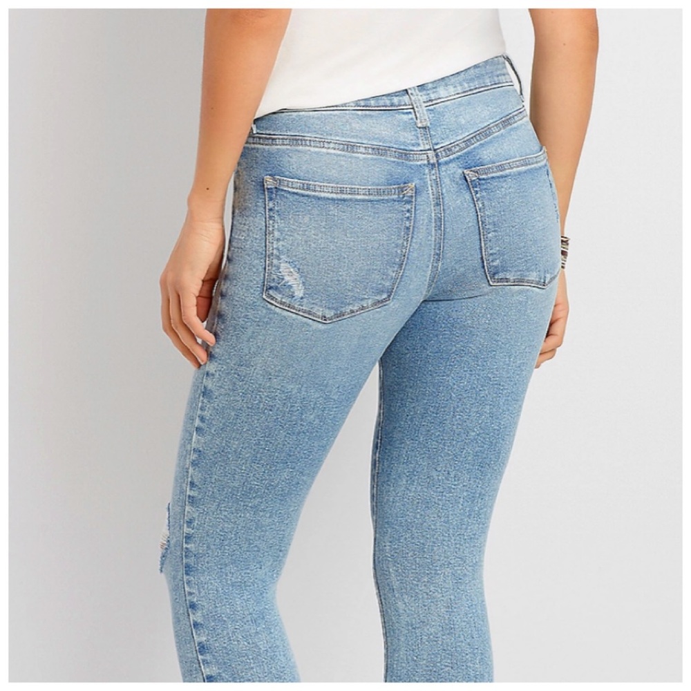 🍑 Maurice’s High-Rise Vintage Wash Jeans size 8 •Cool Meets Comfort• NWTS-$55 - Picture 6 of 12